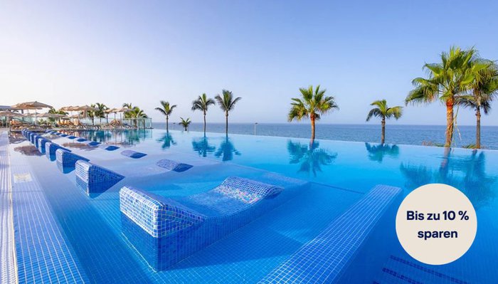Pool mit Meerblick im Hotel RIU Gran Canaria | © RIU Hotels & Resorts