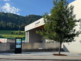 Die neue interaktive Touch-Stele am Bahnhof Schladming informiert Gäste und Einheimische über die Region.