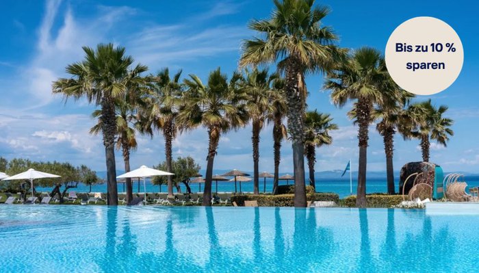 Blick vom Pool des Domes Noruz Kassandra auf das Meer | © Domes Noruz Kassandra