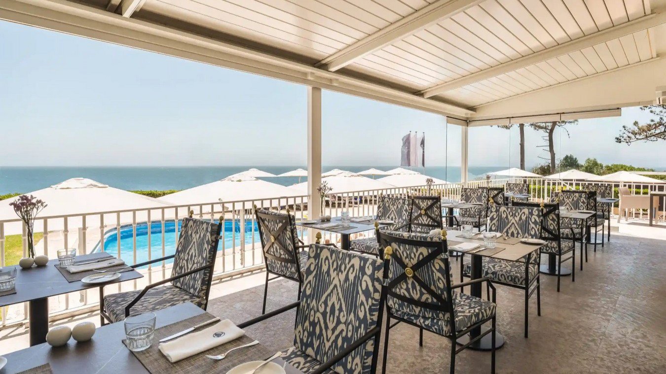 Sea Senses by Longevity vereint lässige Eleganz mit einem atemberaubenden Blick auf den Atlantik | © Longevity Senses Cascais Boutique Hotel & Clinic