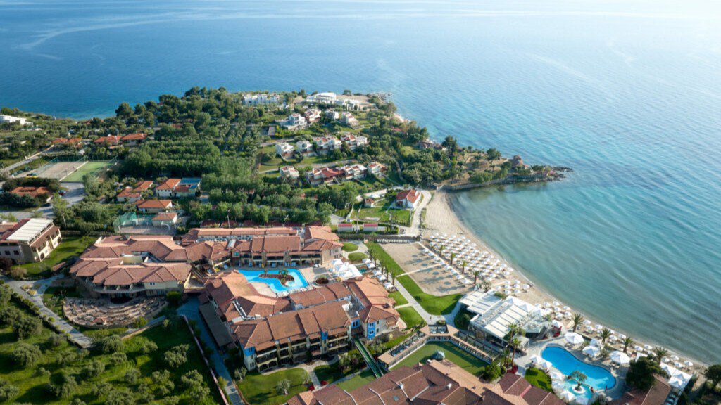 Luftaufnahme des Hotelareals des Anthemus Sea Beach Hotel & Spa | © Anthemus Sea Beach Hotel & Spa