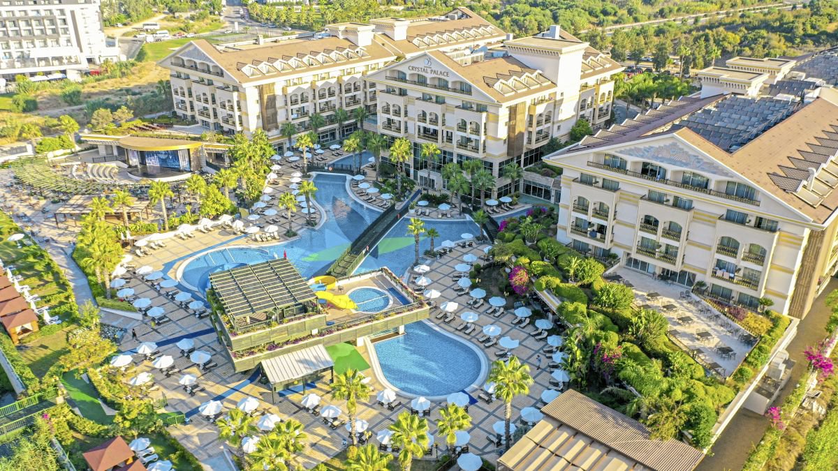 Luftaufnahme der großzügigen Resortanlage des Diamond Excellence Resort & Spa | © DERTOUR