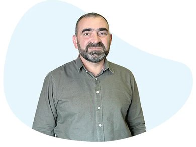Ara  Khurshudian