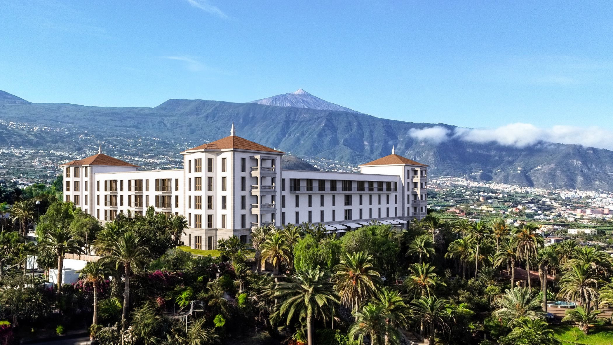 Außenansicht des Gran Hotel Taoro mit Blick auf den Teide | © MyWayHotels