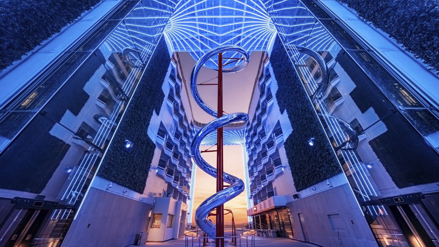 An Bord der MSC World Asia mit einer der längsten Trockenrutschen auf See | © MSC Cruises