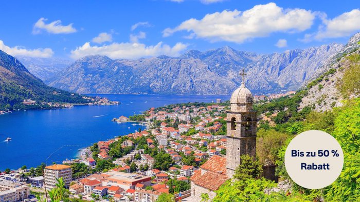 Blick vom Lovćen-Gebirge auf die Bucht von Kotor und die historische Altstadt von Kotor in Montenegro | © Getty Images