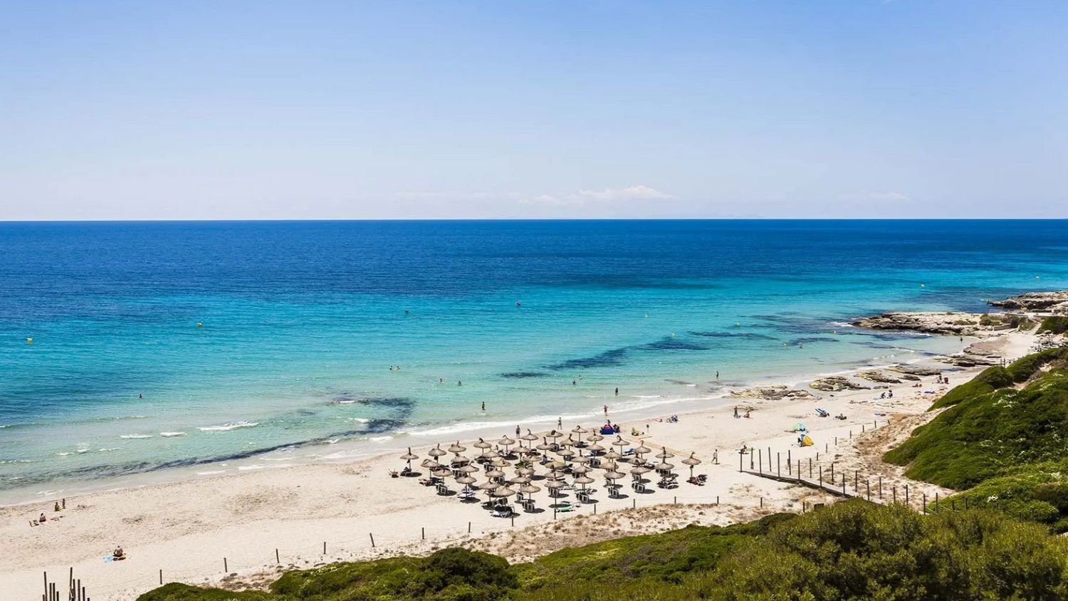Strand von Es Migjorn Gran am Globales Lord Nelson mit feinem Sand und ruhiger Küstenlage | © Globales Lord Nelson