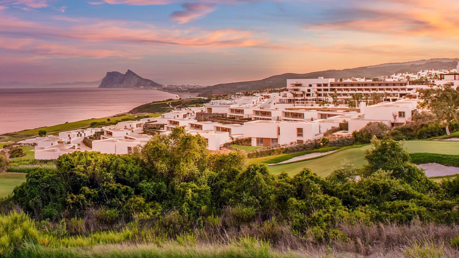 Anlage des Fairmont La Hacienda Costa del Sol in der Abendsonne | ©  Fairmont La Hacienda Costa del Sol