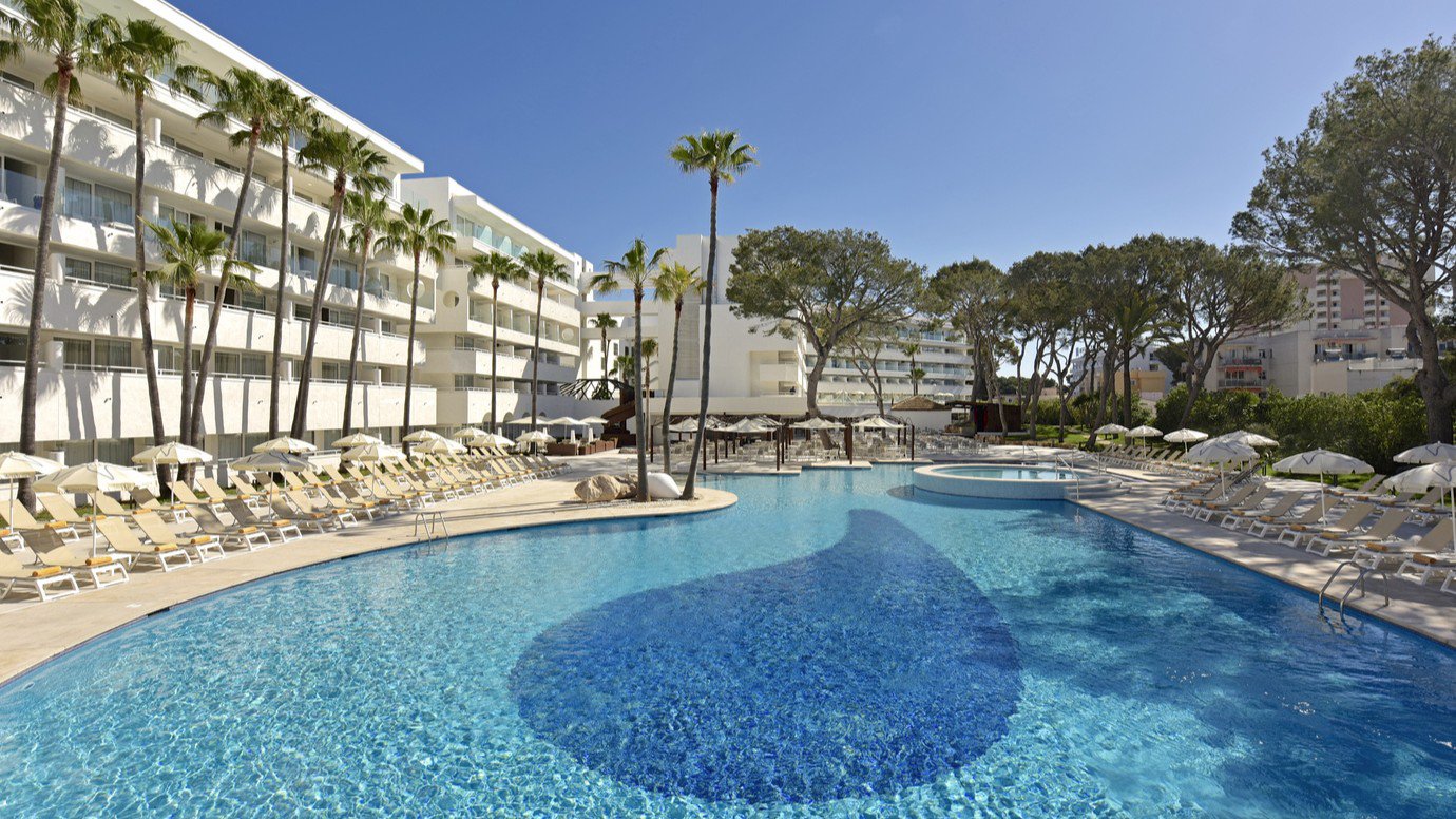 Poolbereich des Iberostar Waves Cristina auf Mallorca | © Iberostar Hotels & Resorts