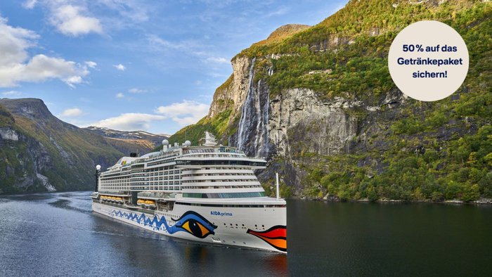 AIDAprima vor spektakulärer Naturkulisse mit Fjorden | © AIDA